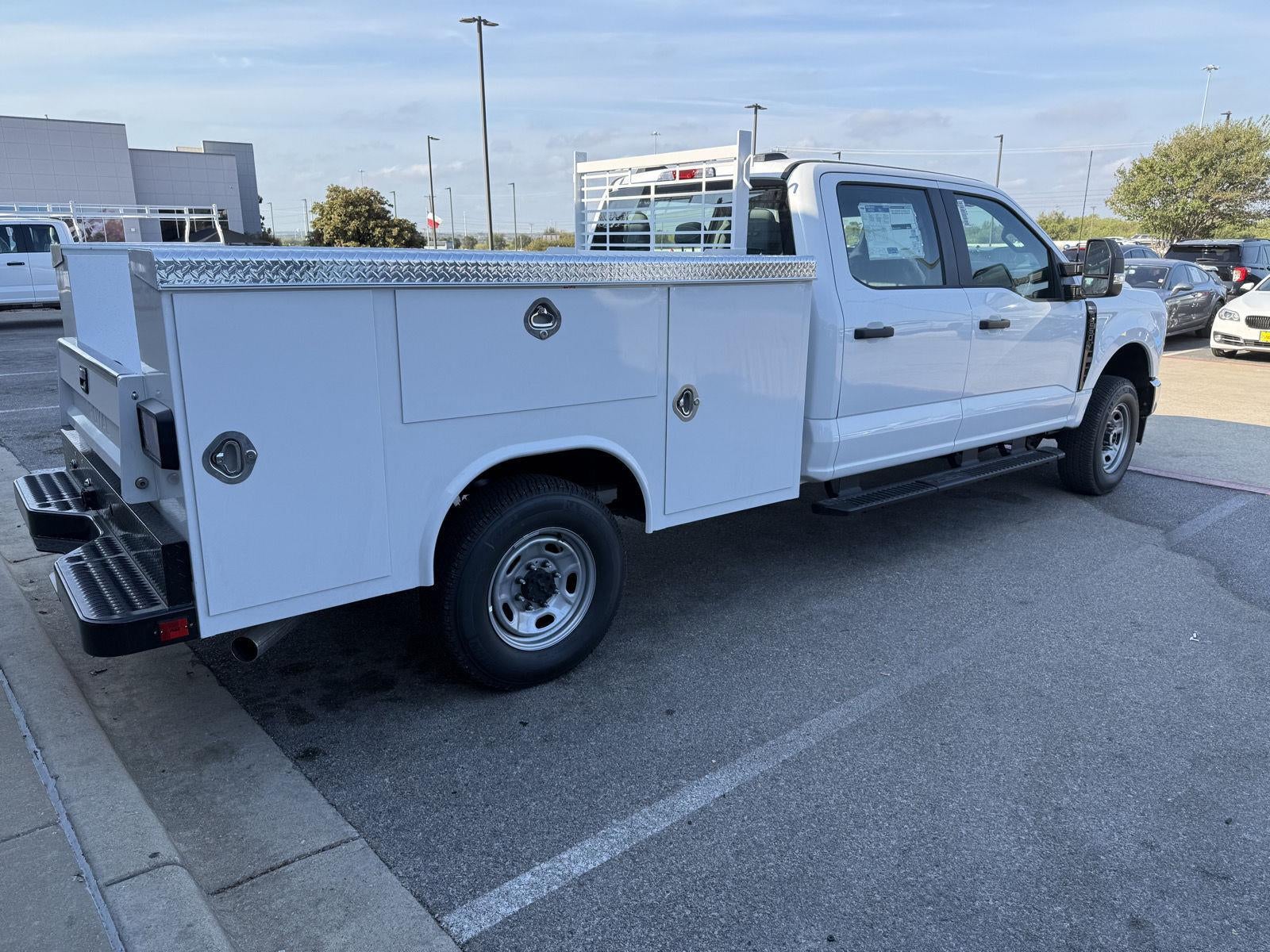 2027 Ford Super Duty F-250 SRW XL
