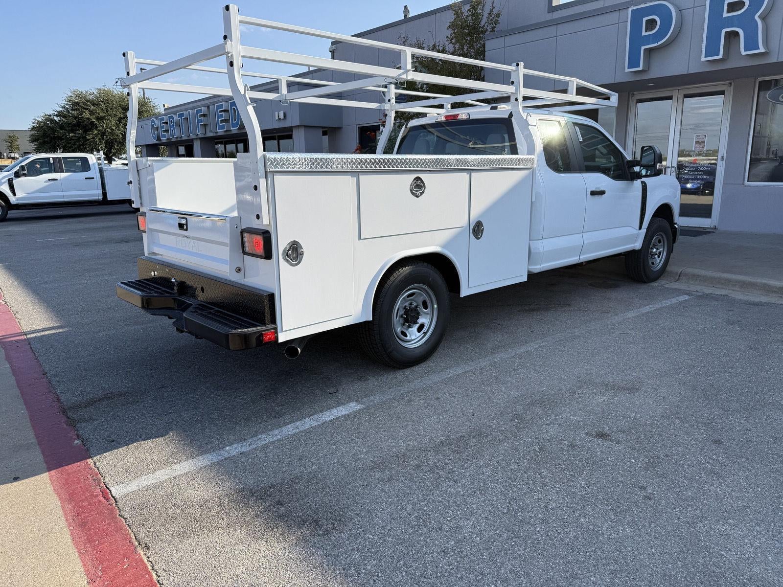 2027 Ford Super Duty F-250 SRW XL