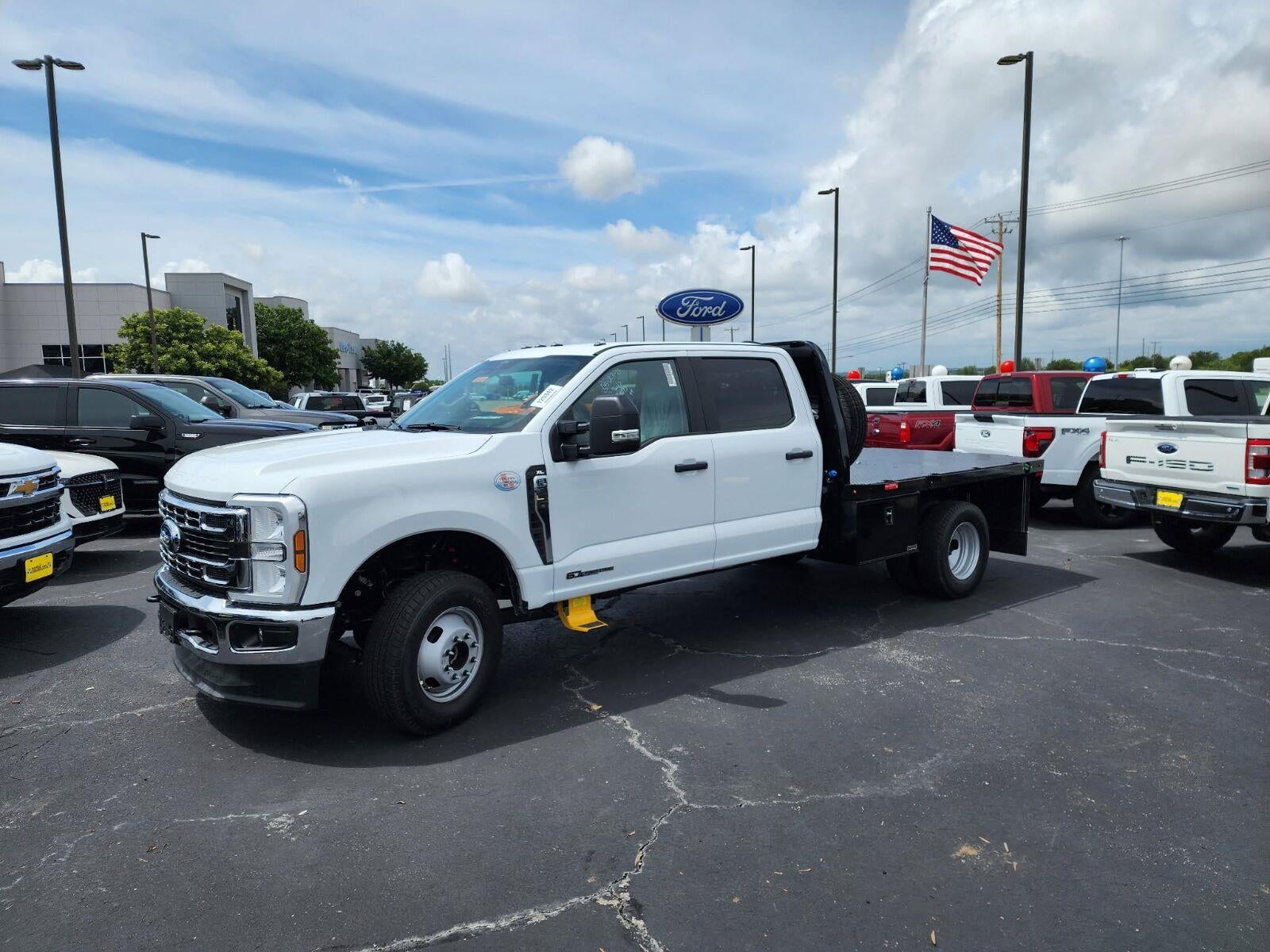 2026 Ford Super Duty F-350 DRW XL