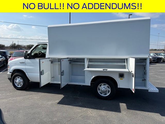 2025 Ford E-350SD Base Cutaway