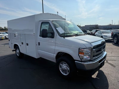 2027 Ford E-Series Cutaway BASE