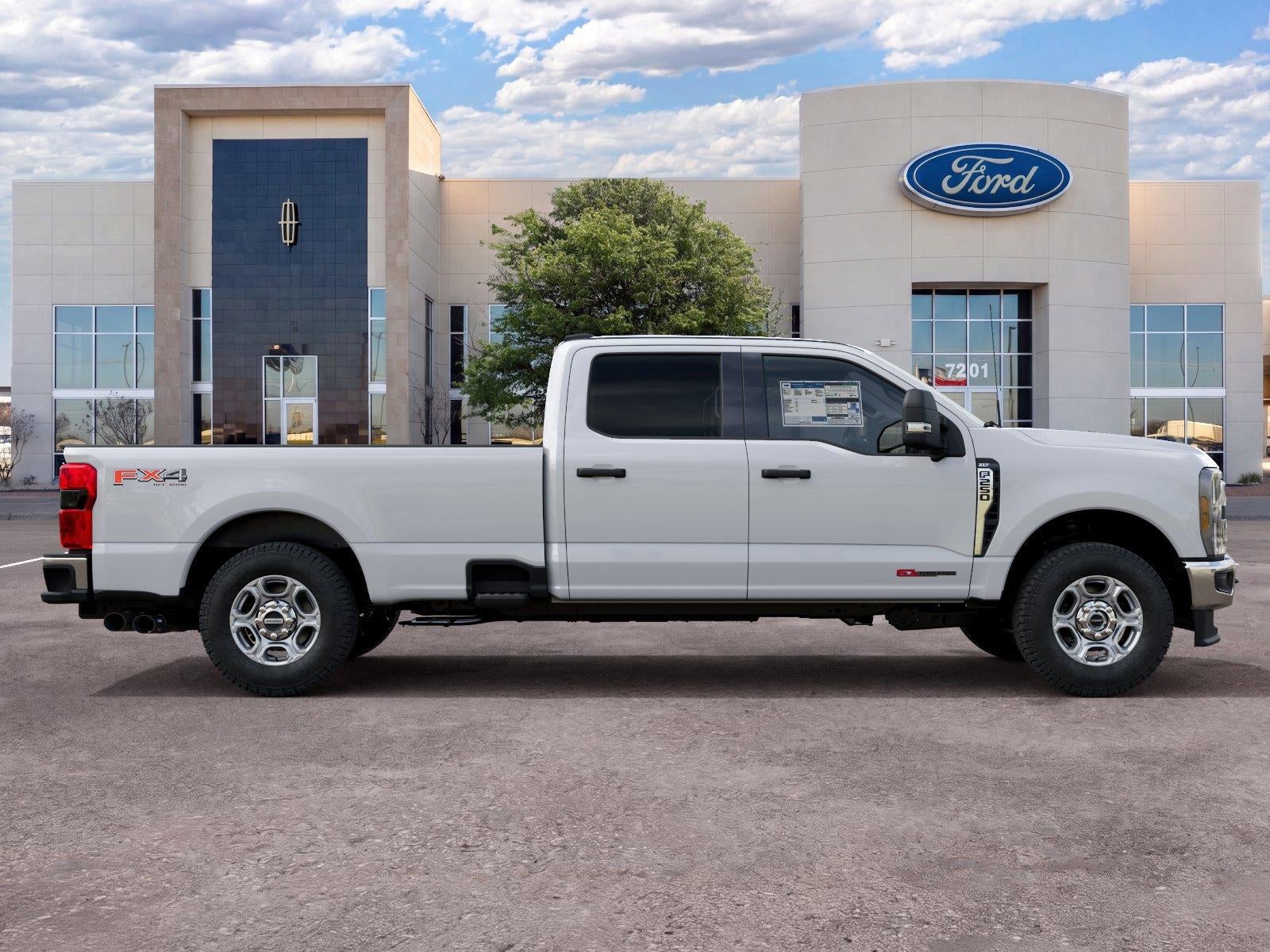2027 Ford Super Duty F-250 XLT
