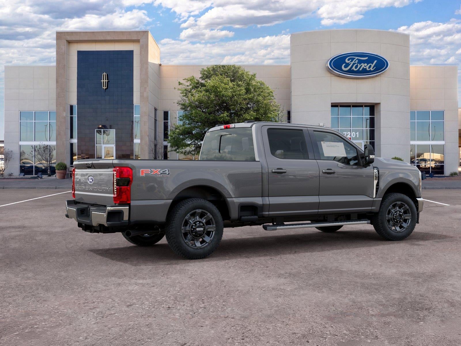 2027 Ford Super Duty F-250 SRW XLT