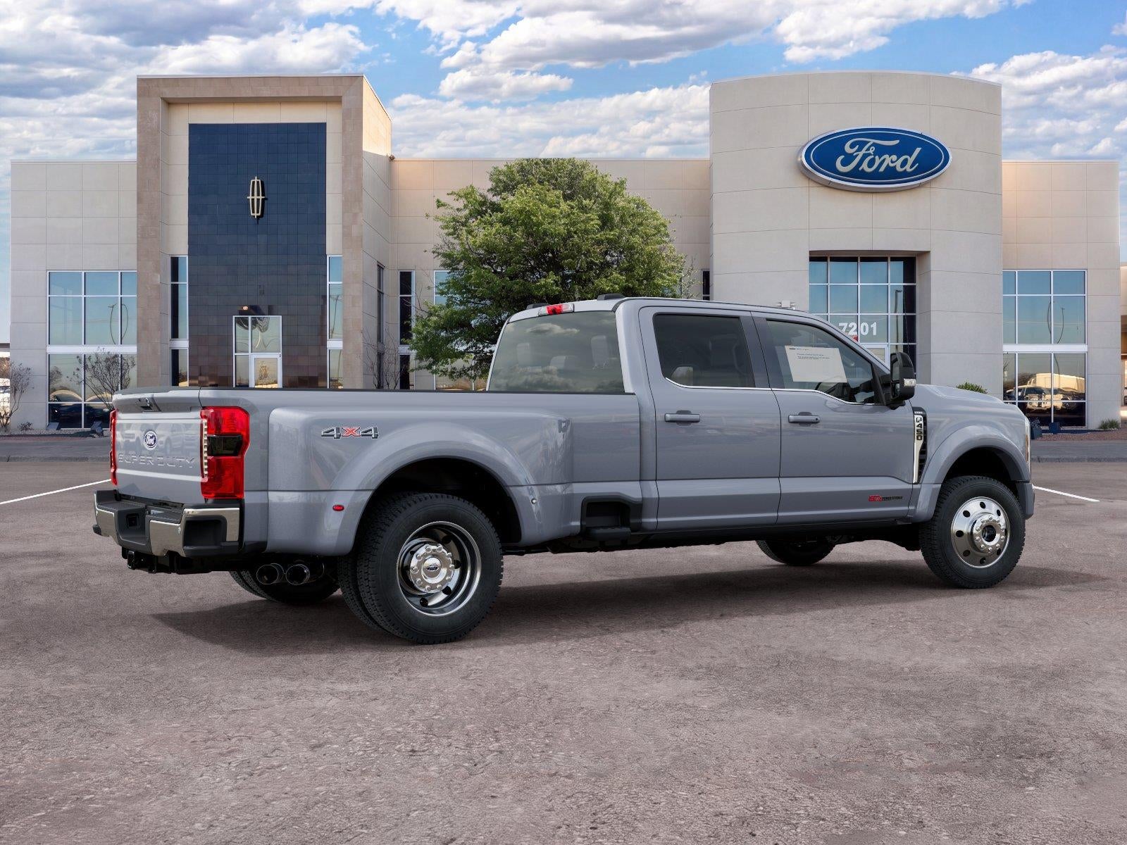 2027 Ford Super Duty F-450 DRW LARIAT
