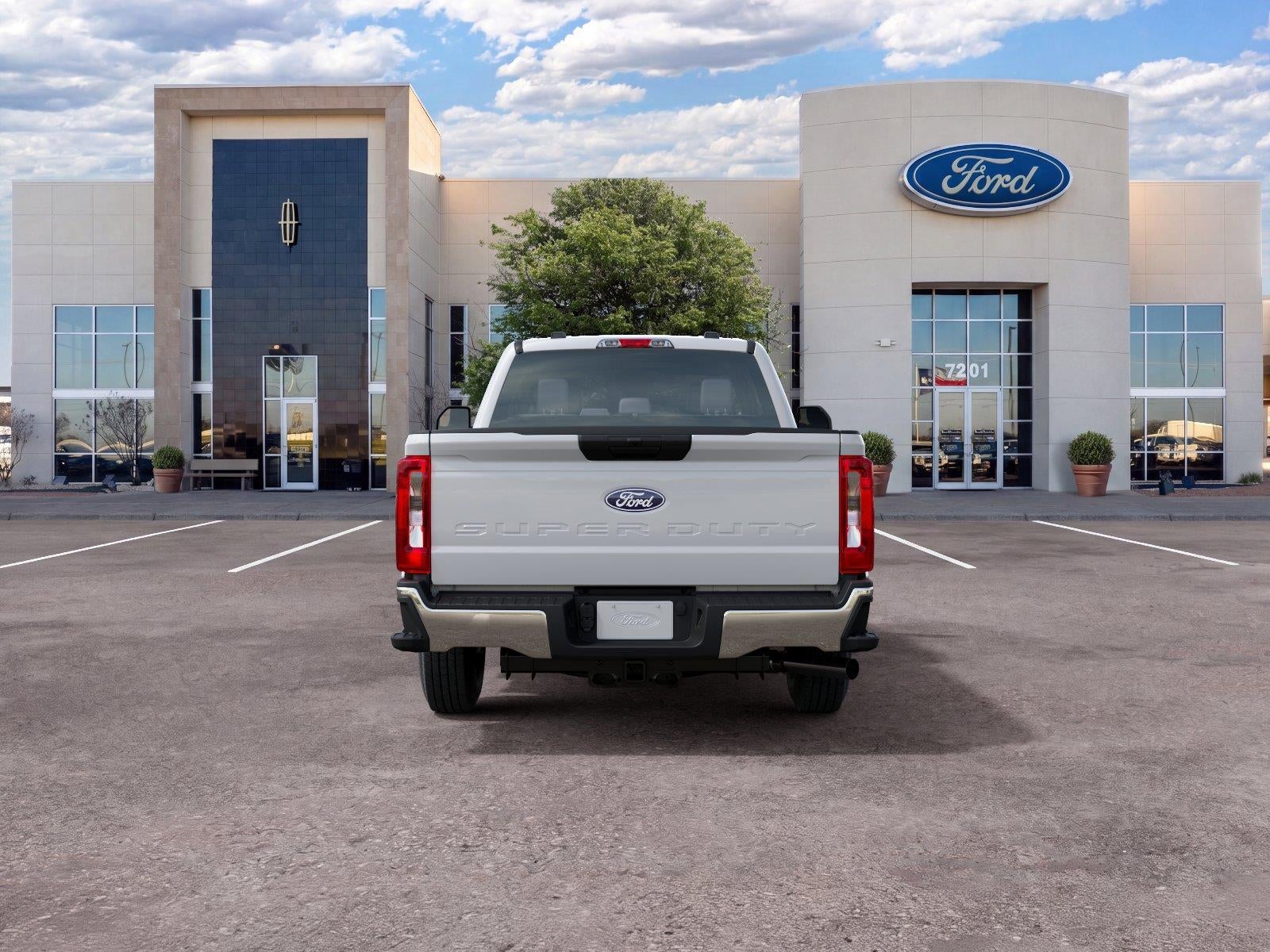 2027 Ford Super Duty F-350 SRW XL