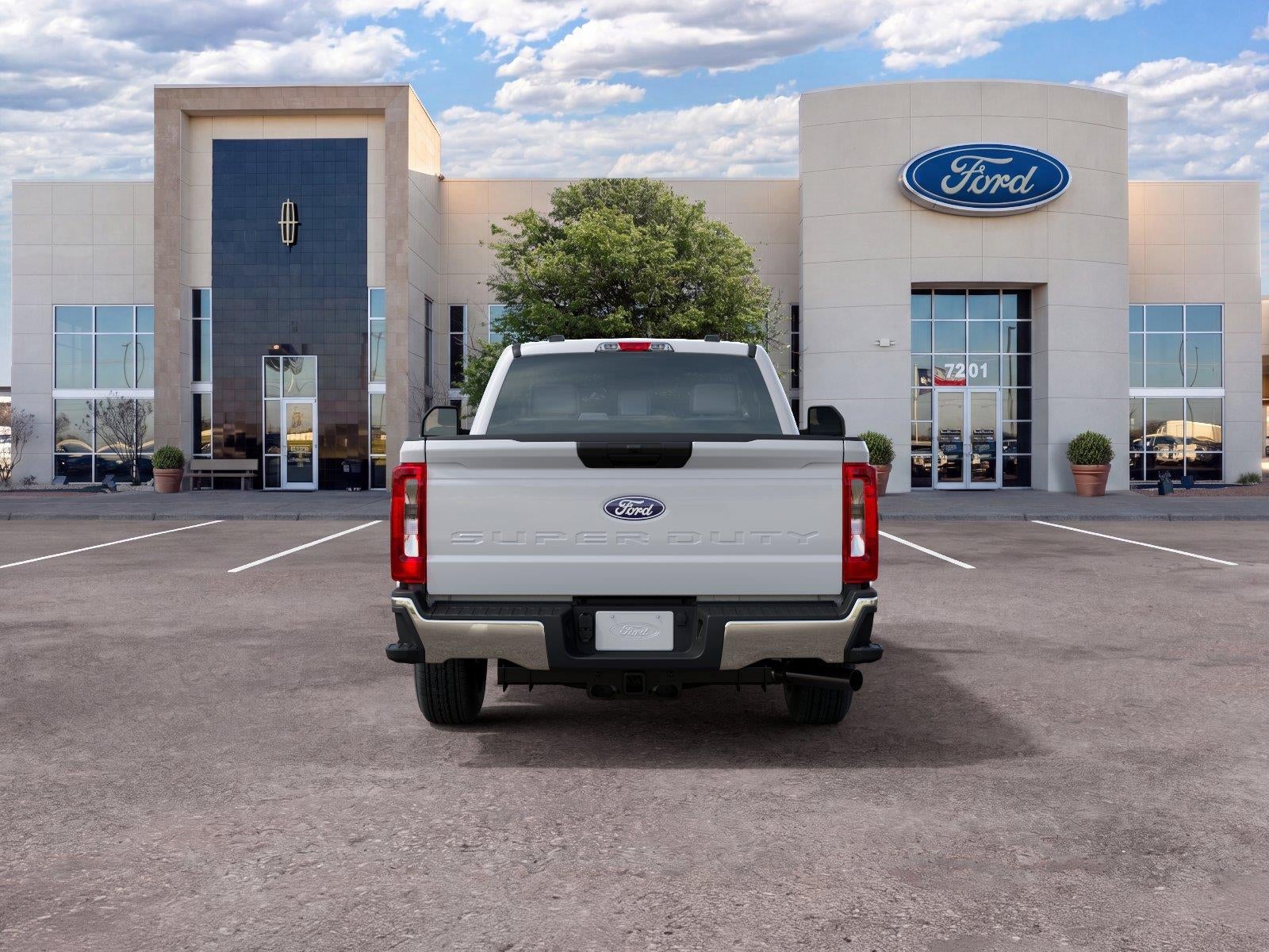 2027 Ford Super Duty F-350 SRW XL