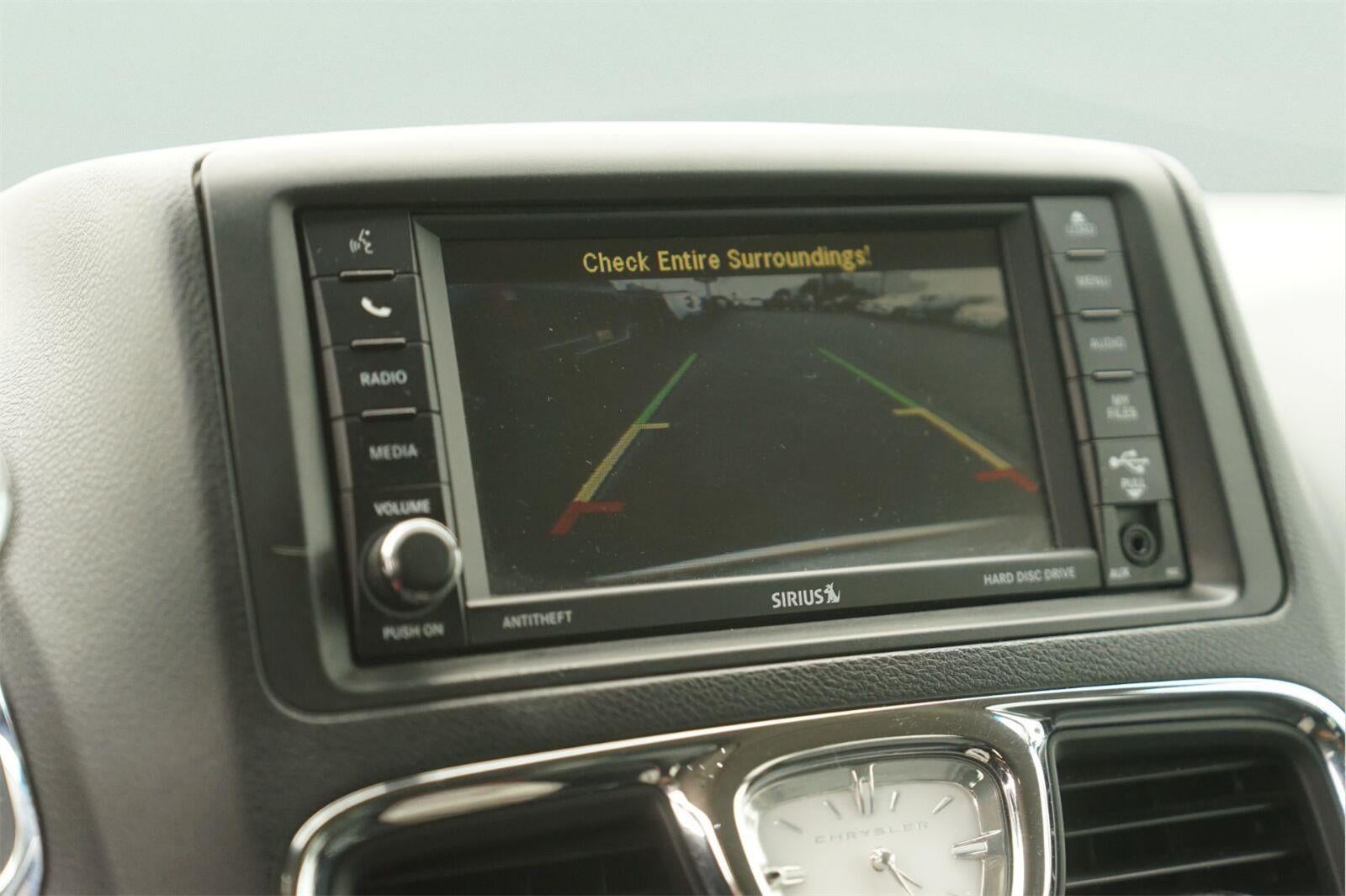 2016 Chrysler Town & Country Touring