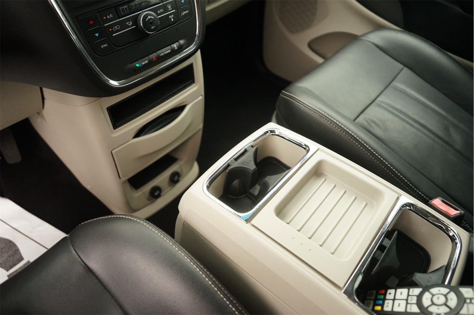 2016 Chrysler Town & Country Touring
