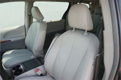 2013 Toyota Sienna XLE 8-Passenger