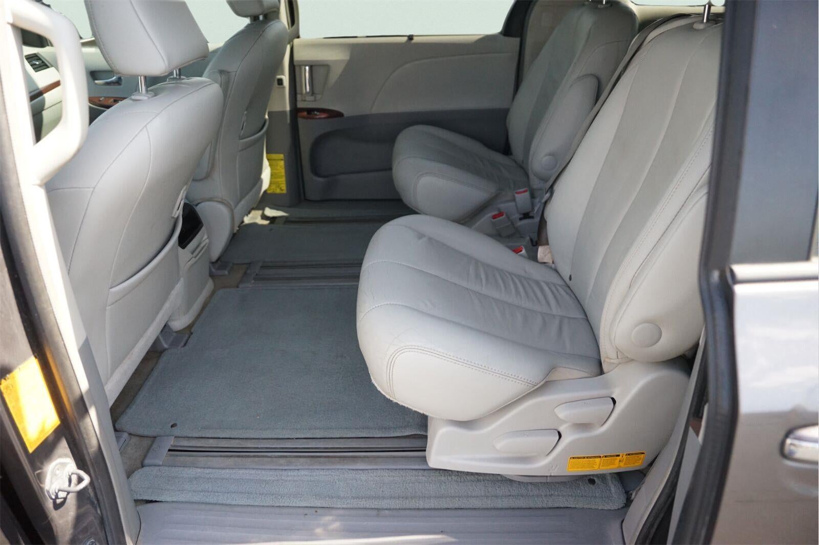 2013 Toyota Sienna XLE 8-Passenger