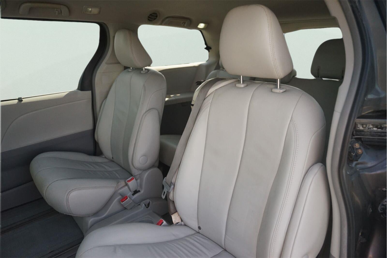 2013 Toyota Sienna XLE 8-Passenger