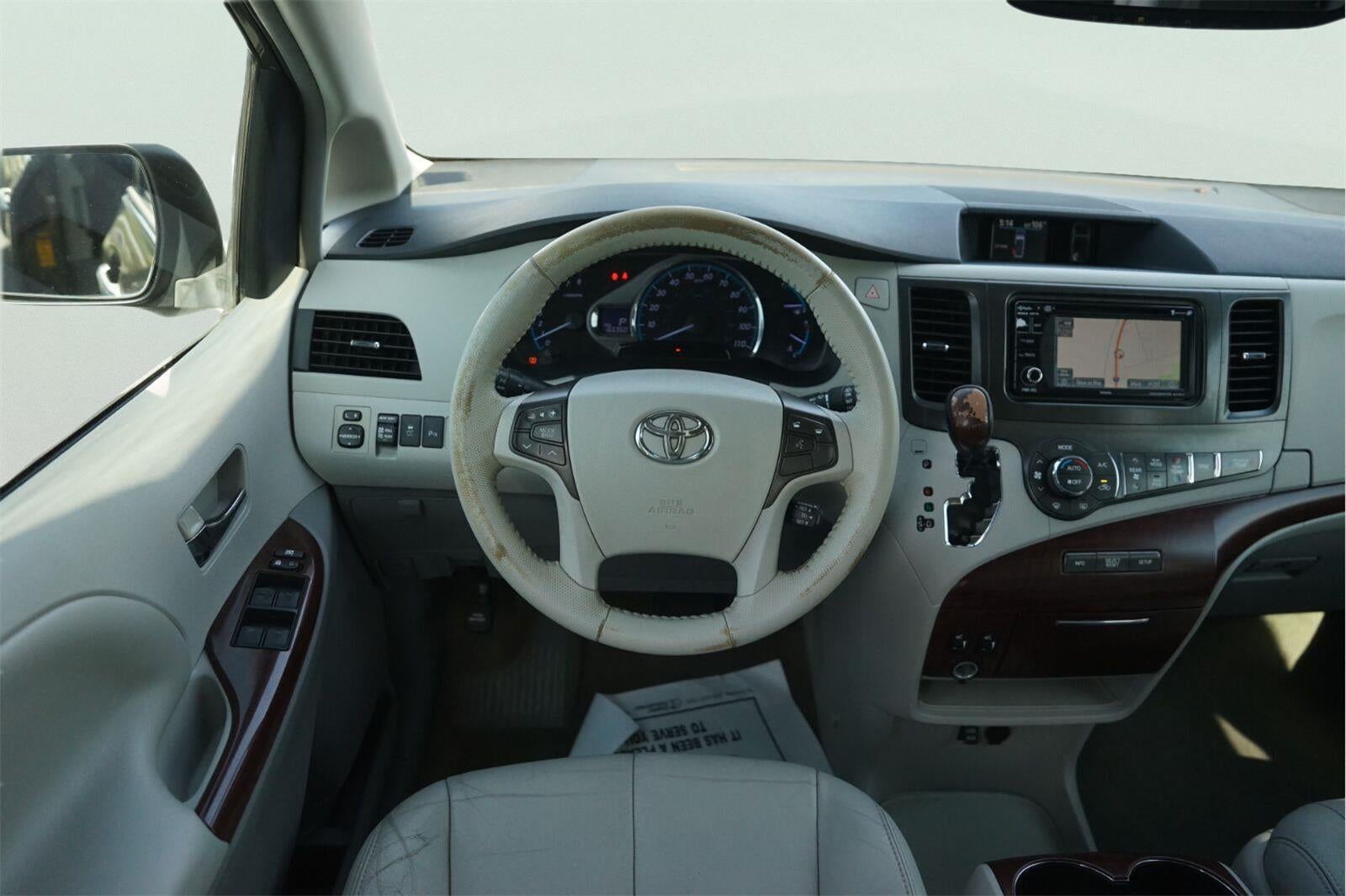 2013 Toyota Sienna XLE 8-Passenger