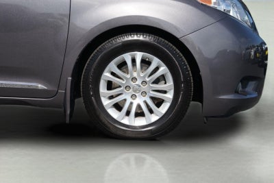 2013 Toyota Sienna XLE 8-Passenger