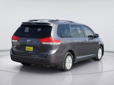 2013 Toyota Sienna XLE 8-Passenger