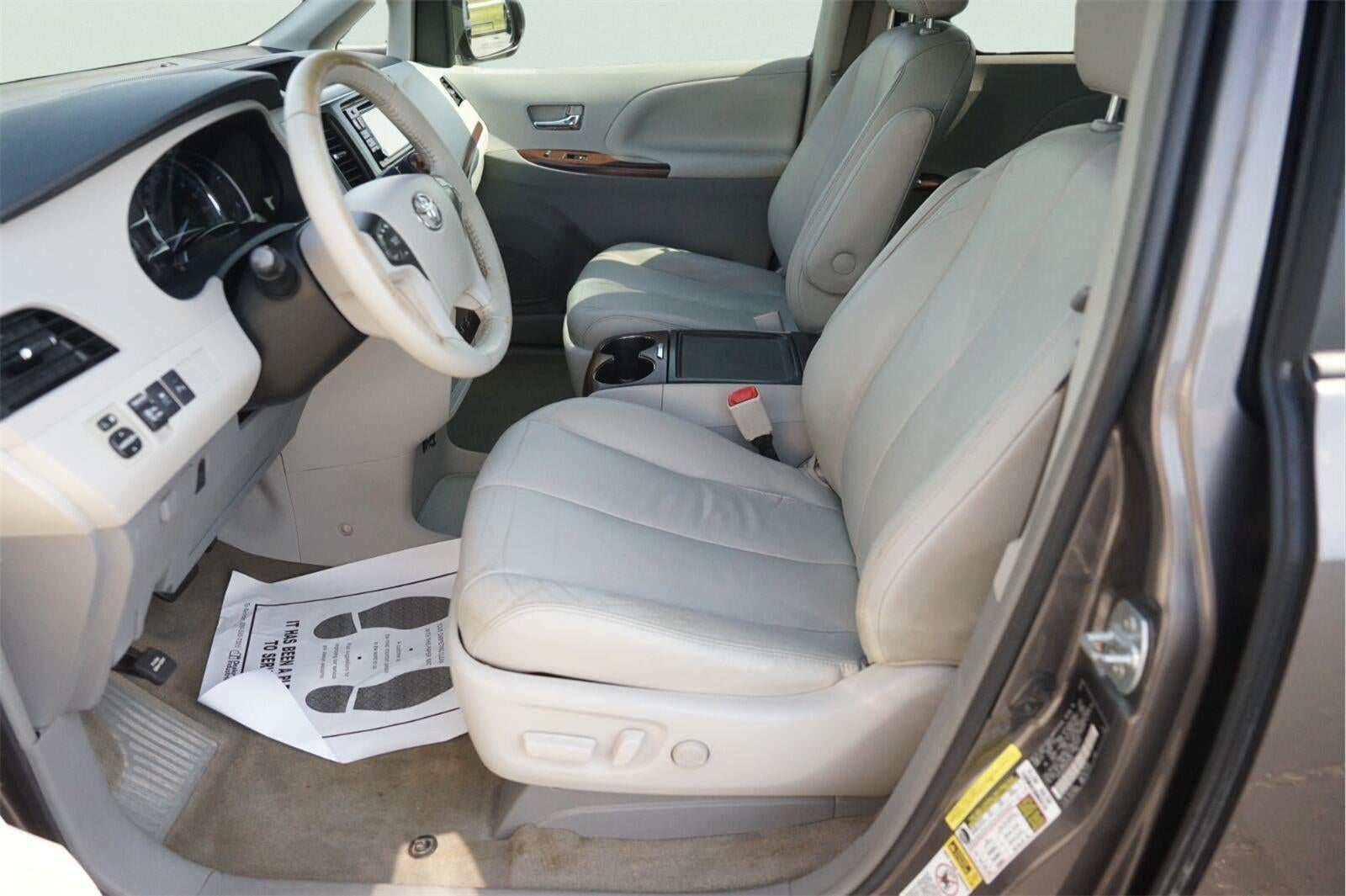 2013 Toyota Sienna XLE 8-Passenger