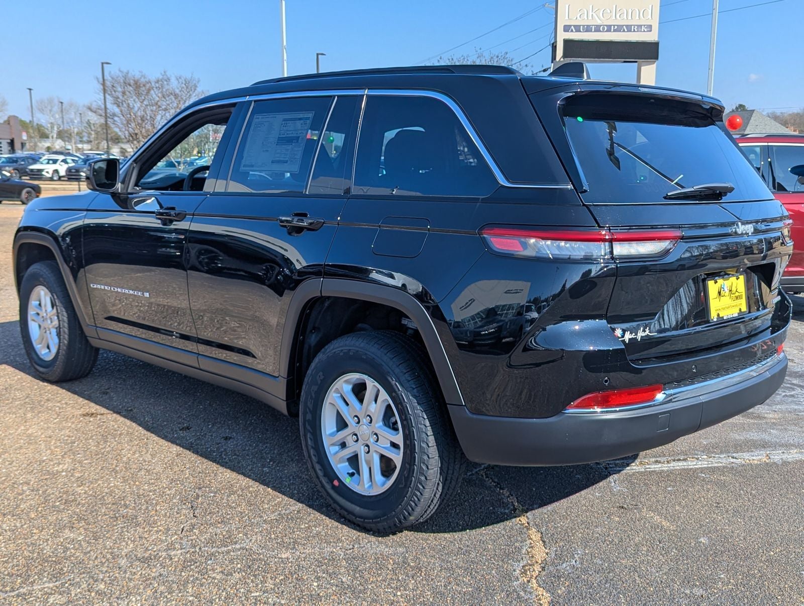 2025 Jeep Grand Cherokee Laredo