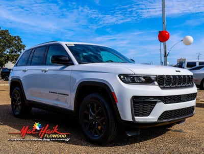 2026 Jeep Grand Cherokee Laredo
