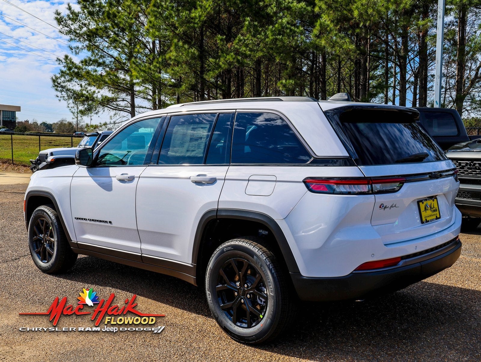 2026 Jeep Grand Cherokee Laredo