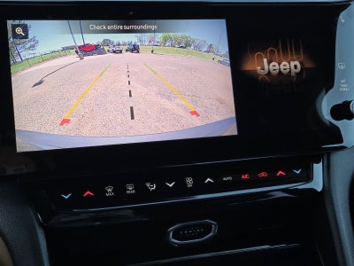 2026 Jeep Grand Cherokee Laredo