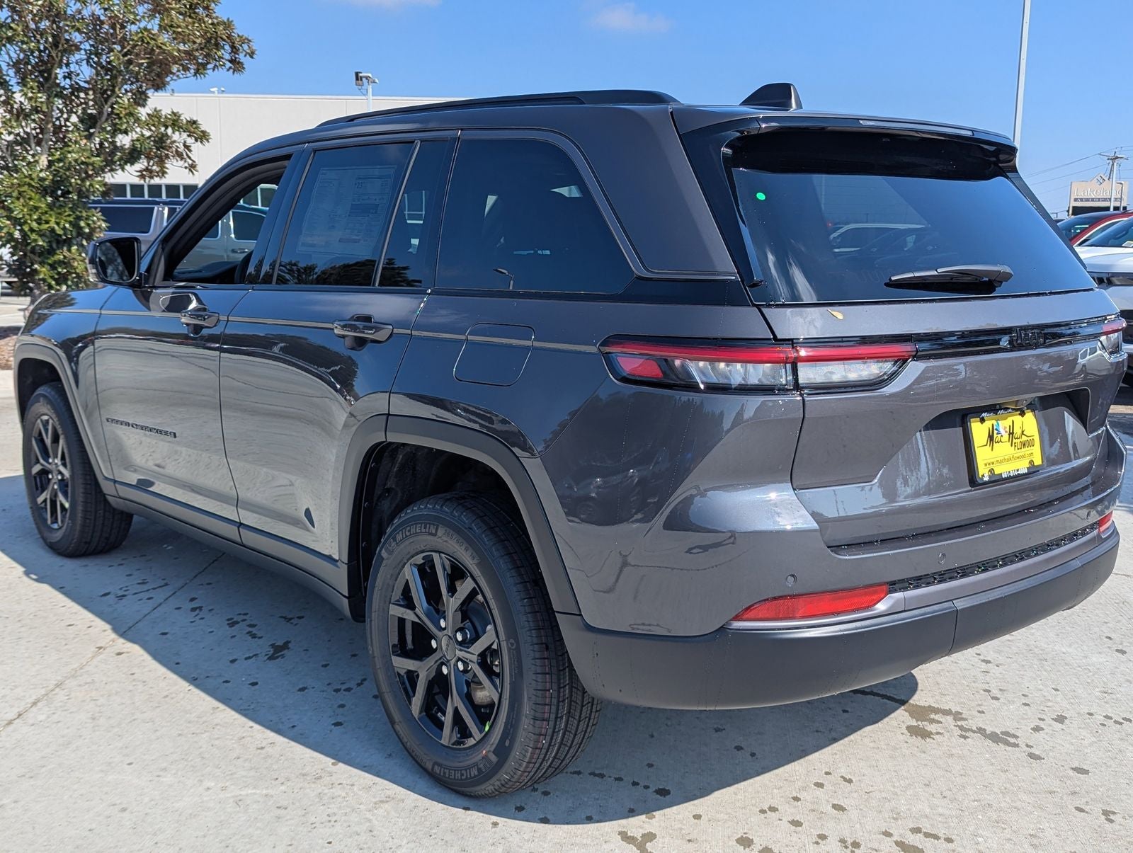 2026 Jeep Grand Cherokee Laredo