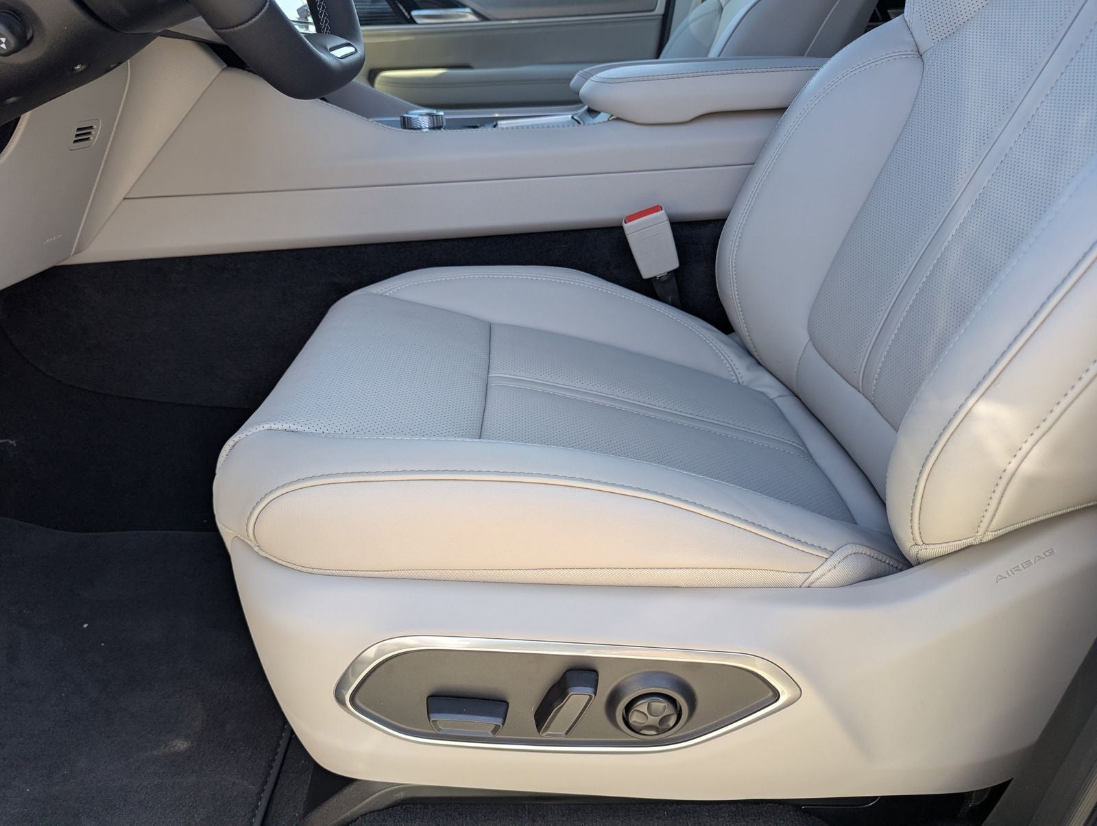 2026 Jeep Grand Wagoneer L Base