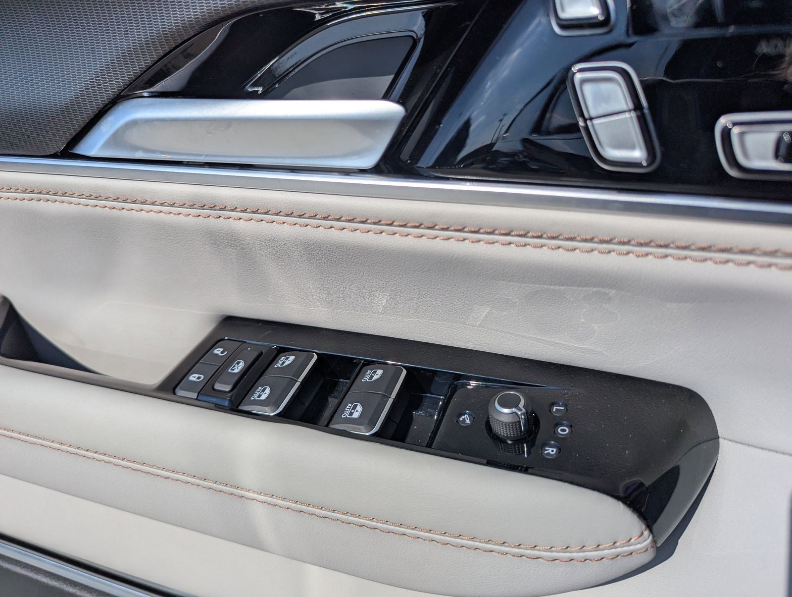 2026 Jeep Grand Wagoneer L Summit Obsidian
