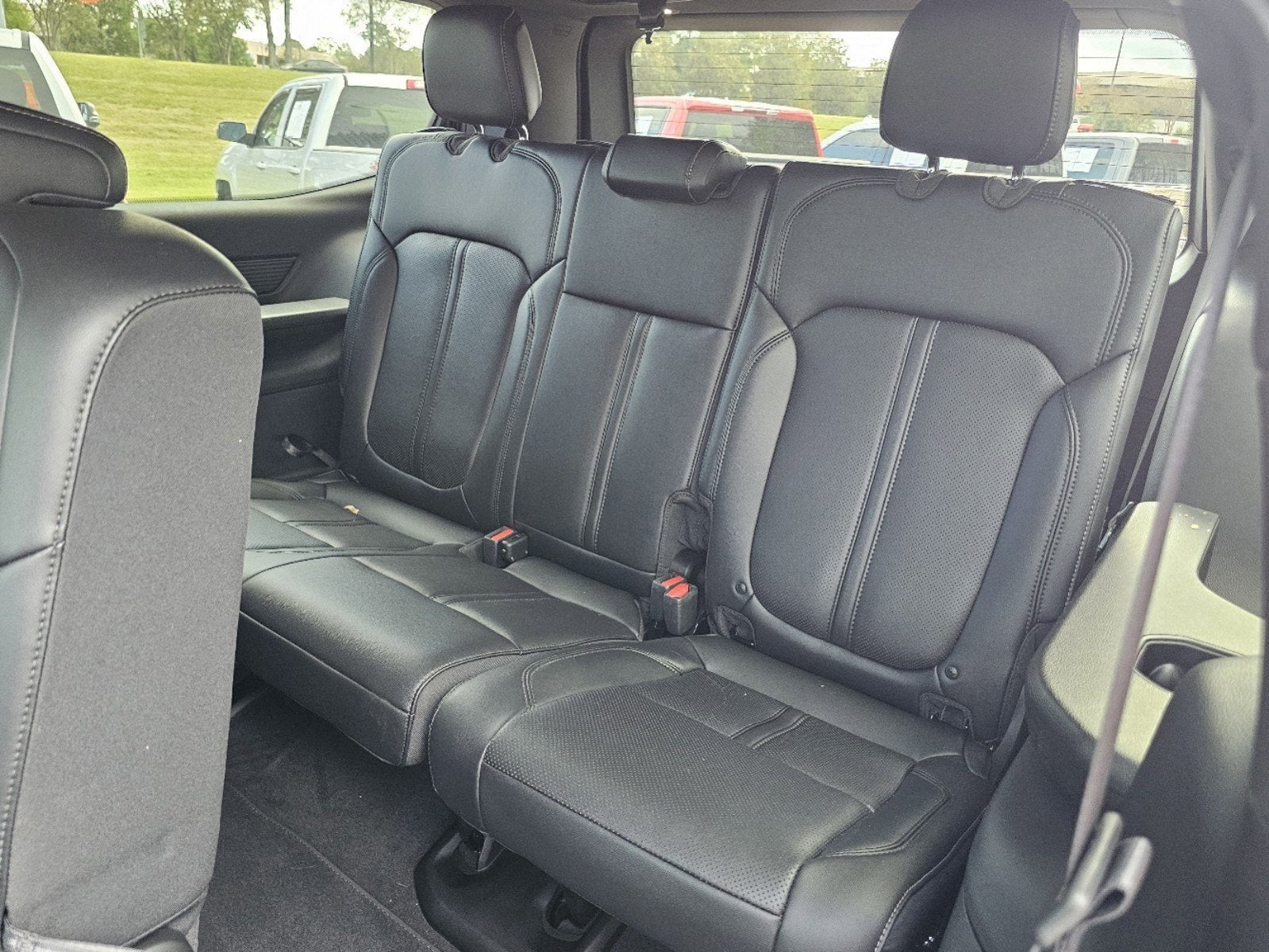 2024 Jeep Wagoneer Base