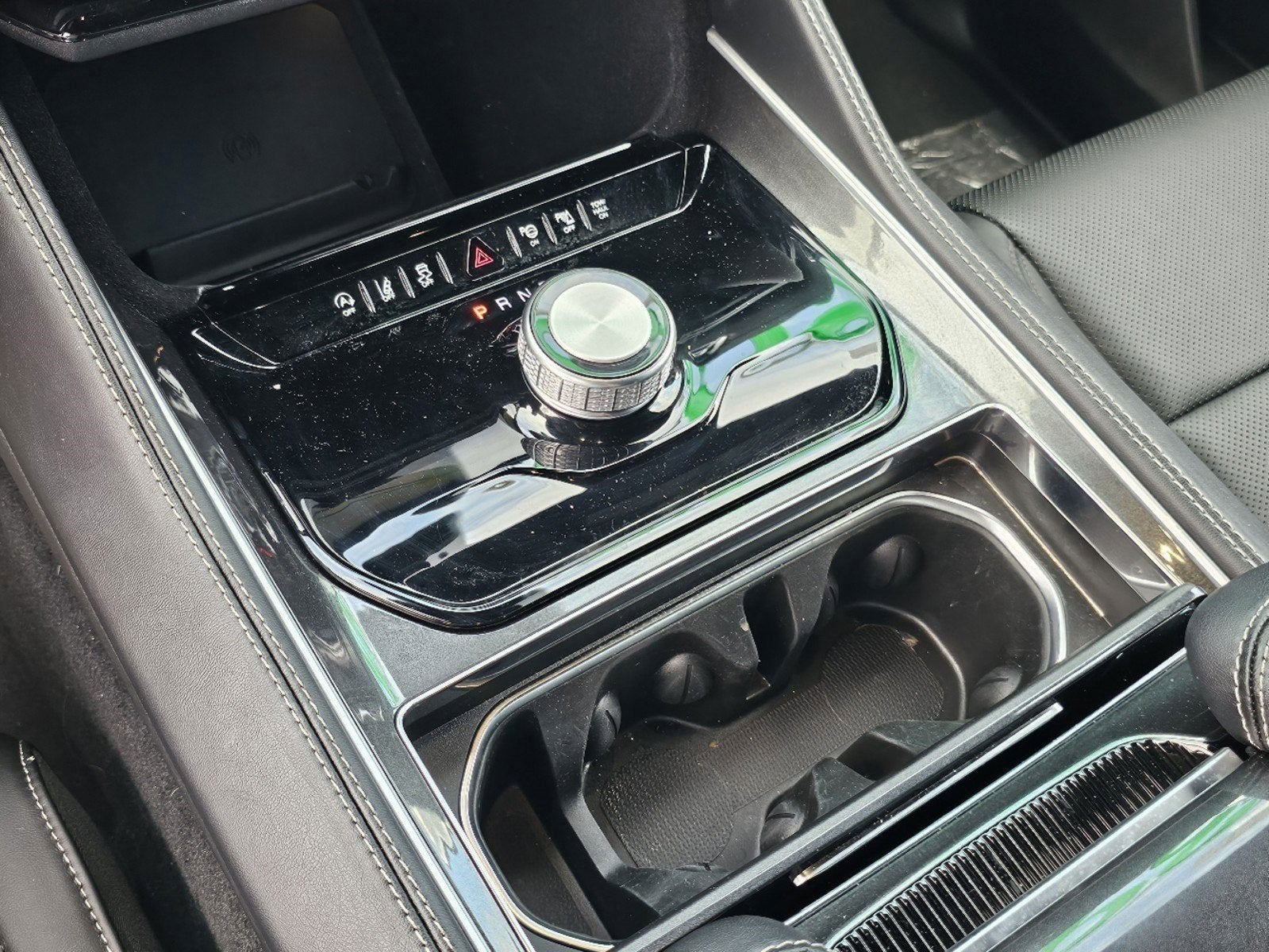 2024 Jeep Wagoneer Base