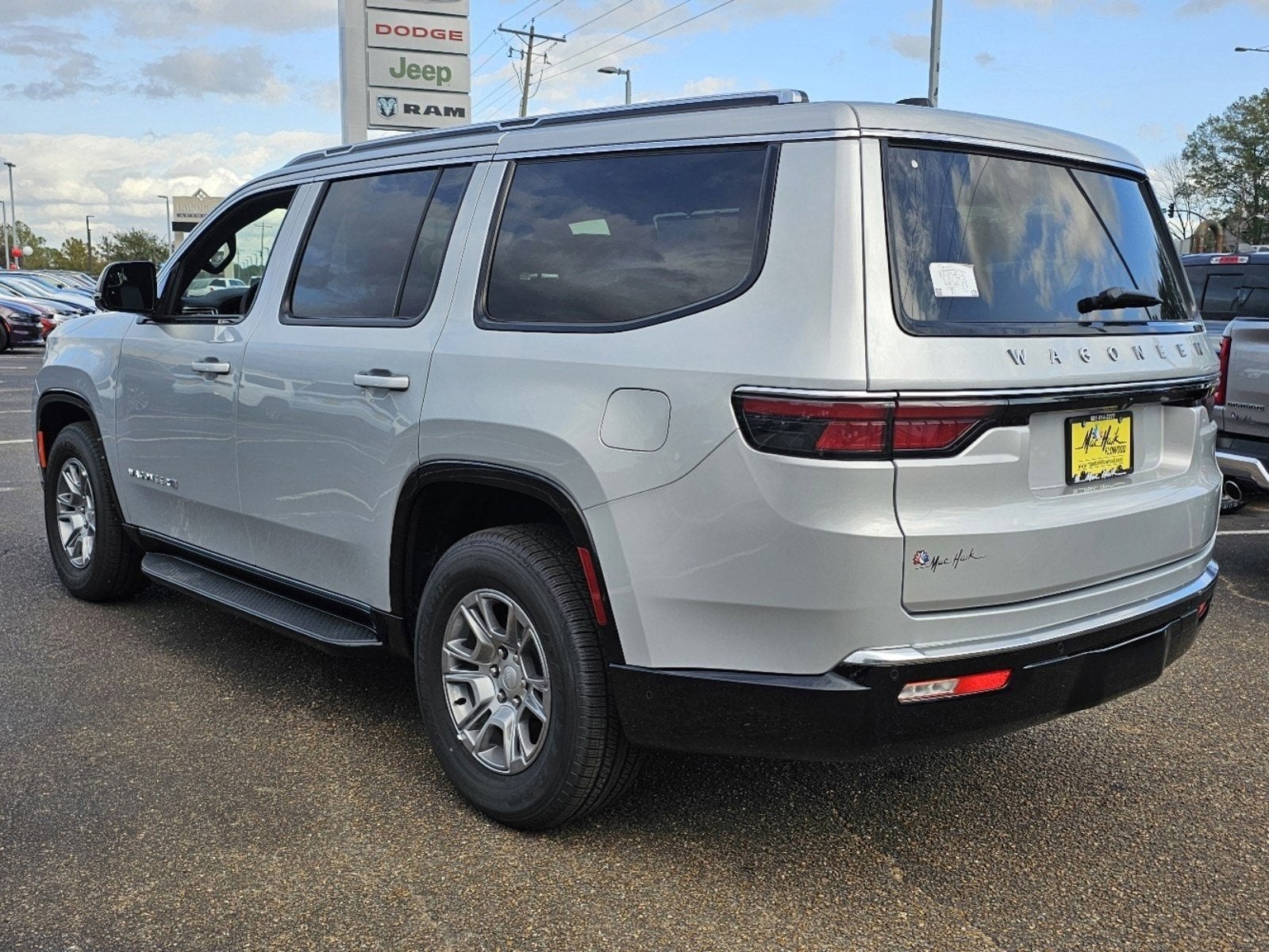 2024 Jeep Wagoneer Base