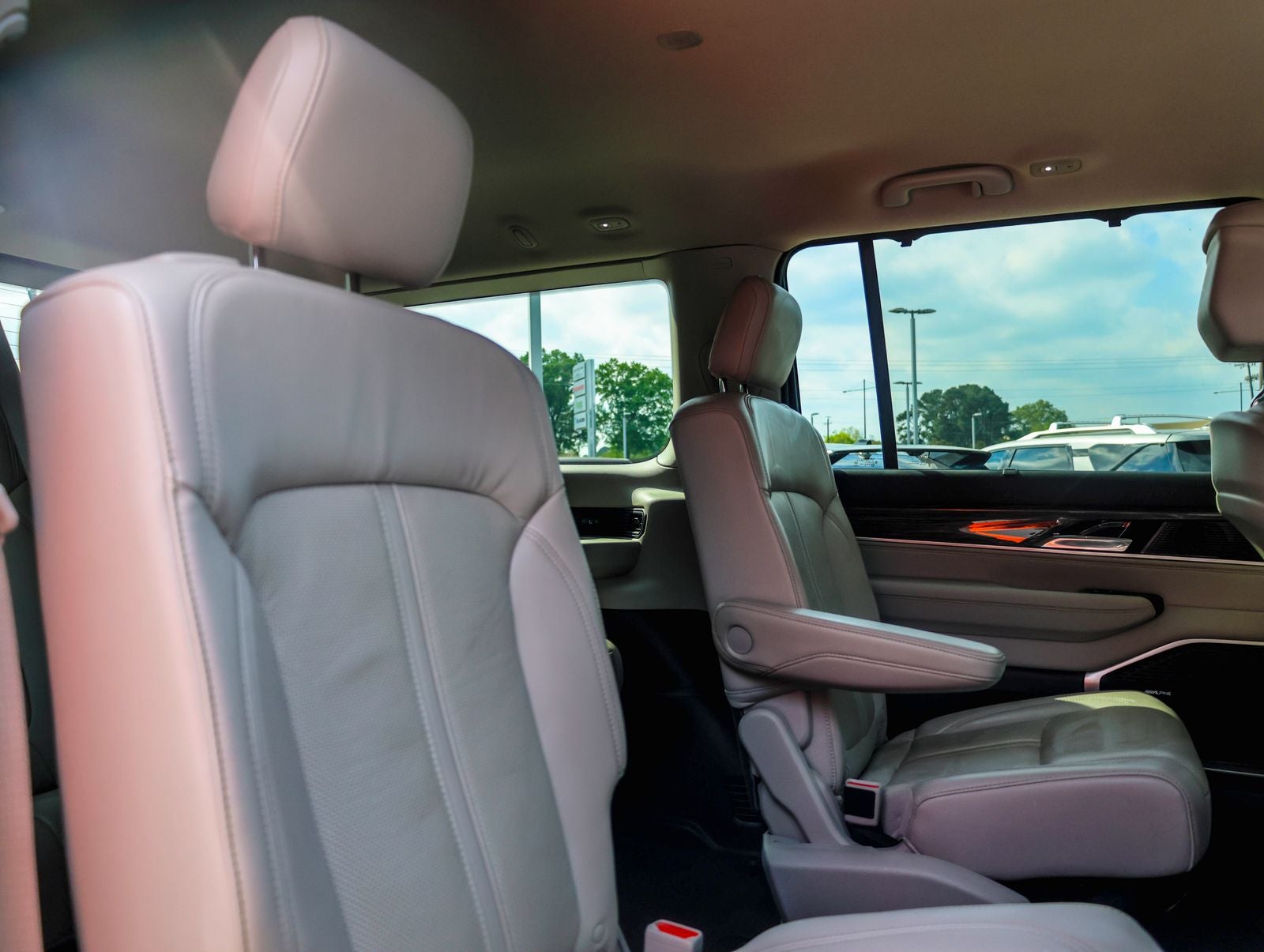 2022 Jeep Wagoneer Series III