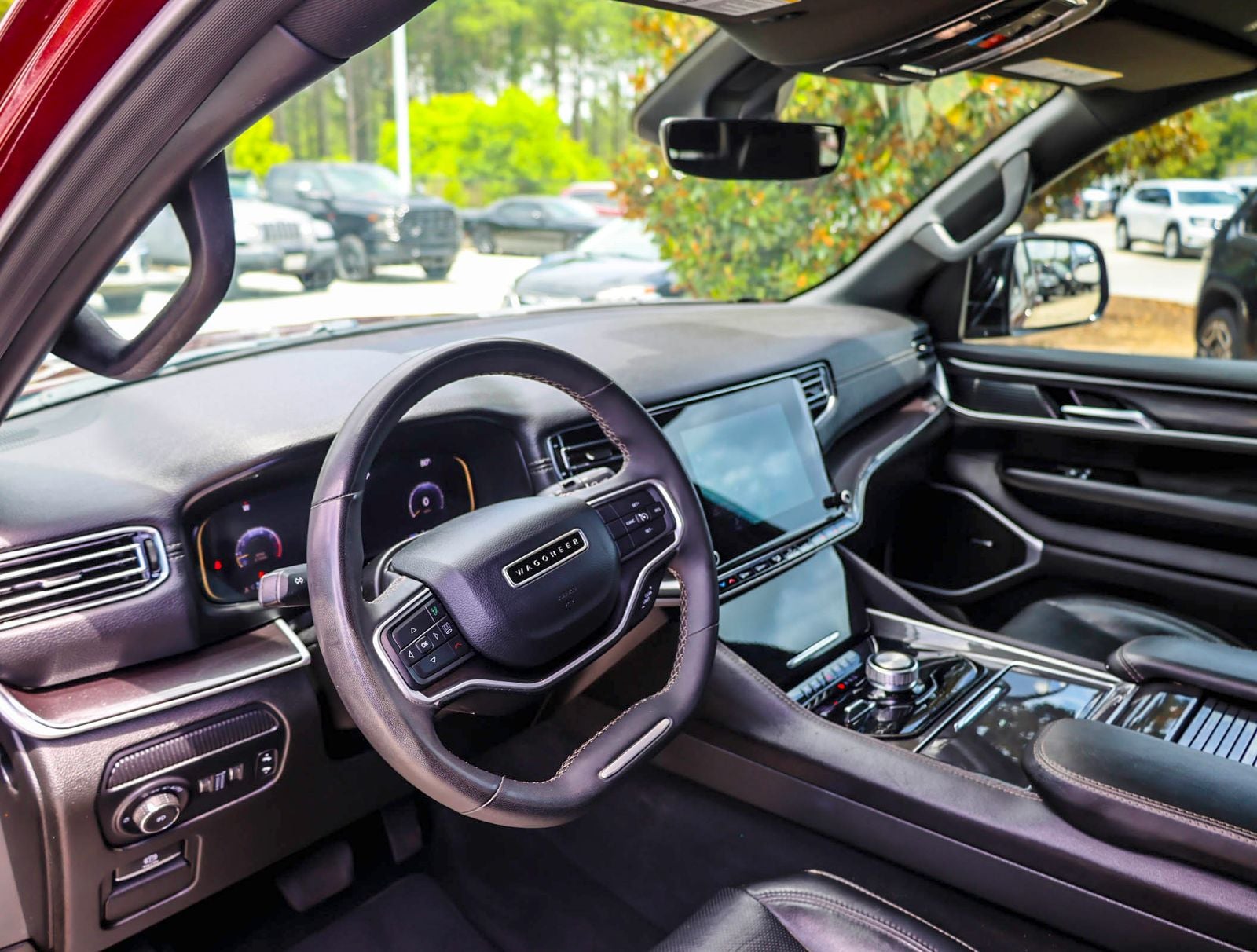 2023 Jeep Wagoneer Base