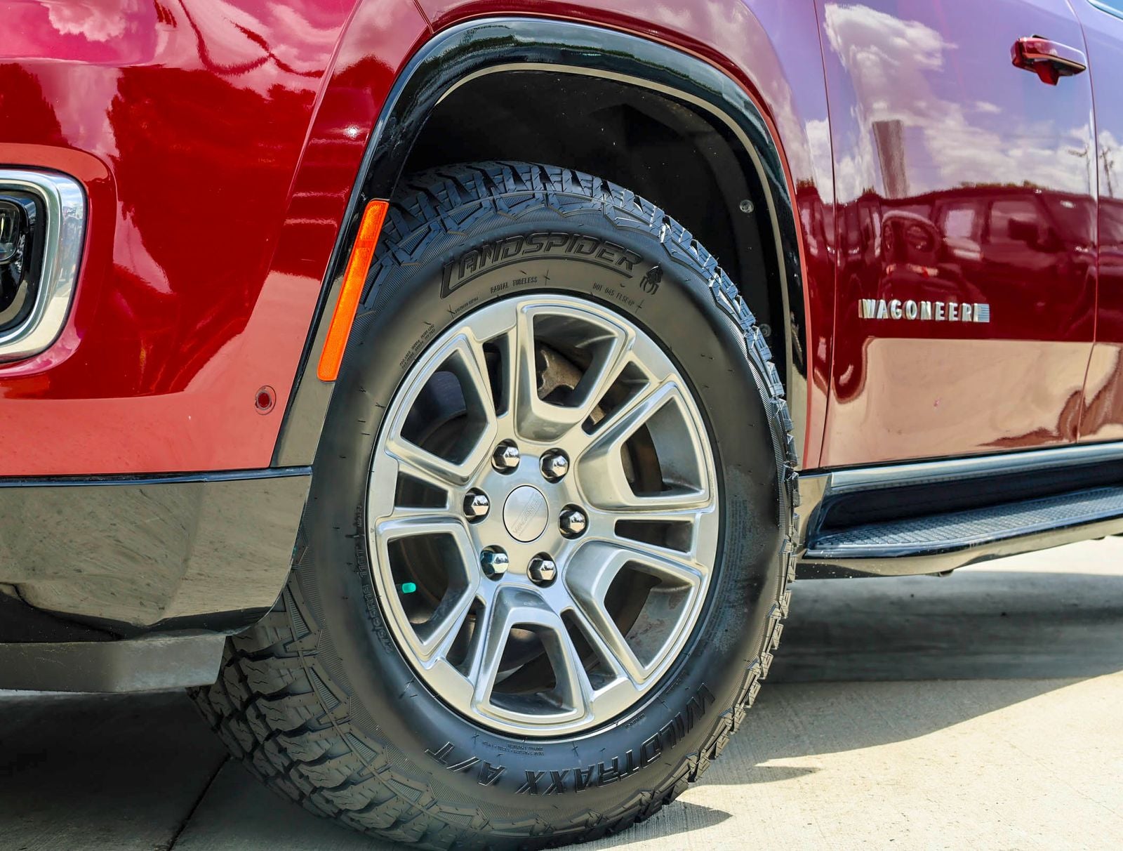 2023 Jeep Wagoneer Base