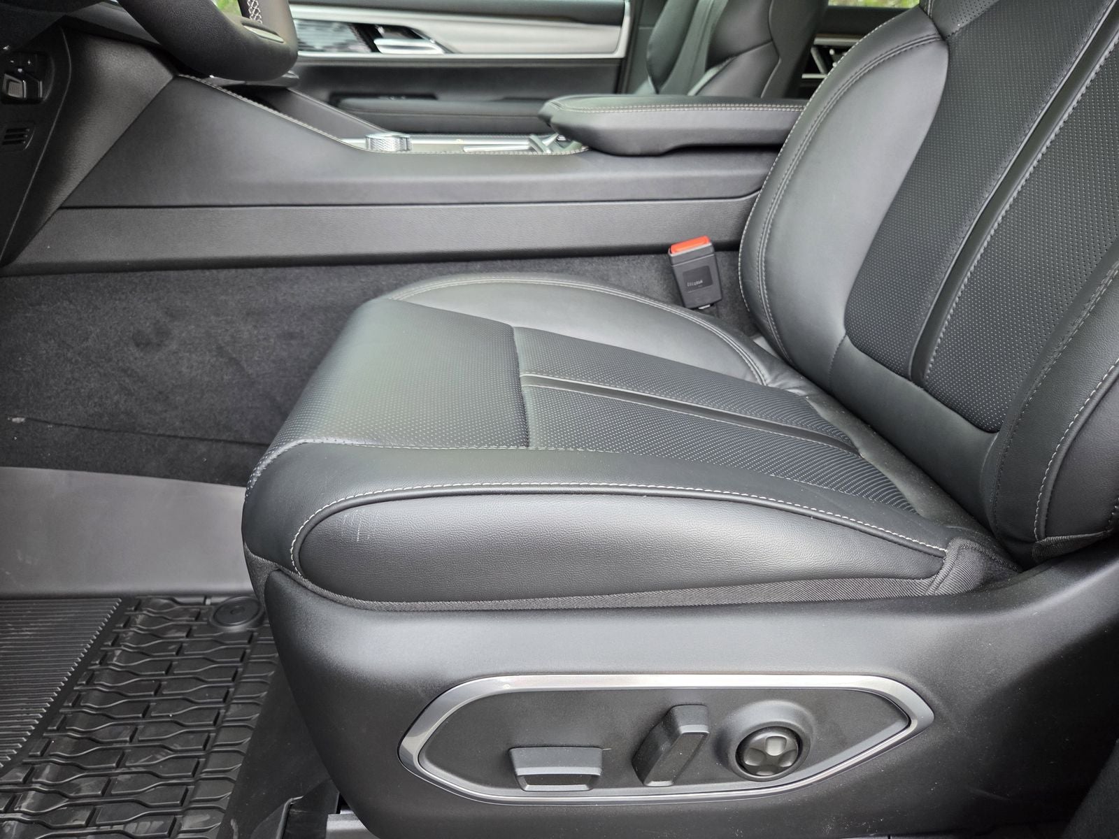 2026 Jeep Grand Wagoneer Upland