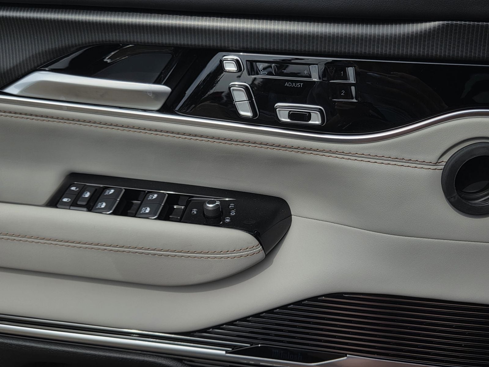 2026 Jeep Grand Wagoneer Summit Obsidian