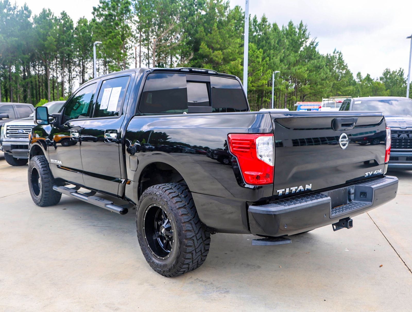 2021 Nissan Titan SV