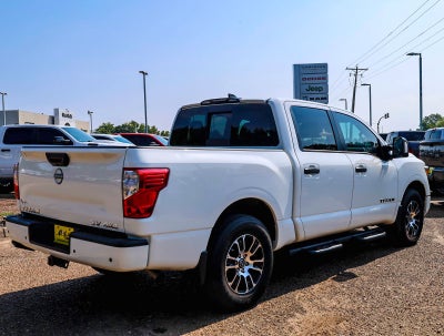2024 Nissan Titan SV
