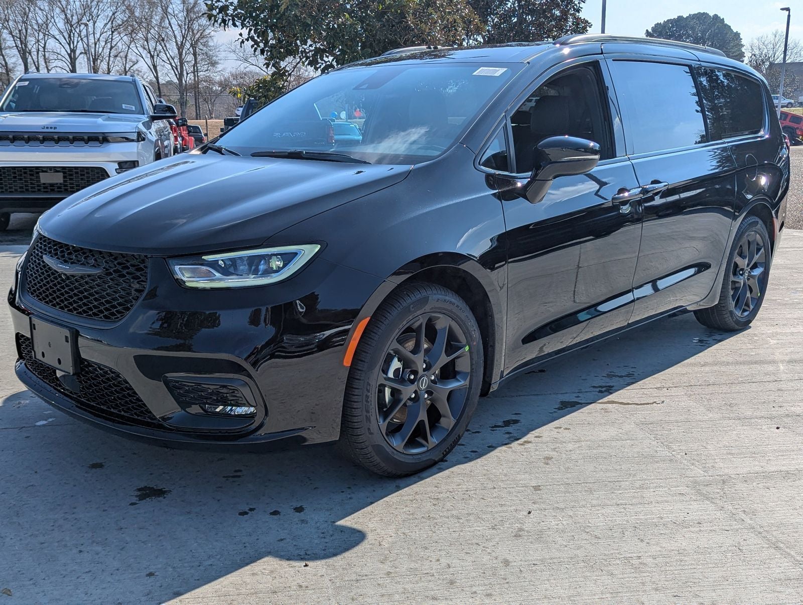 2026 Chrysler Pacifica Select