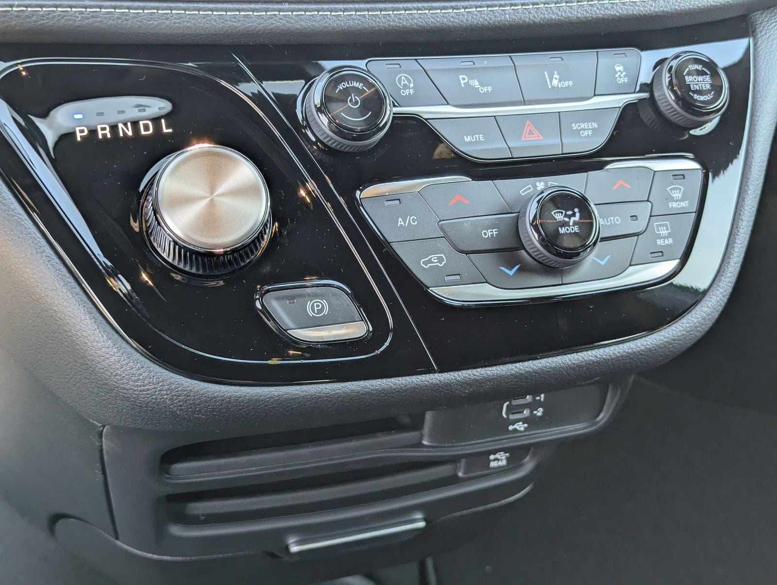 2026 Chrysler Pacifica Select