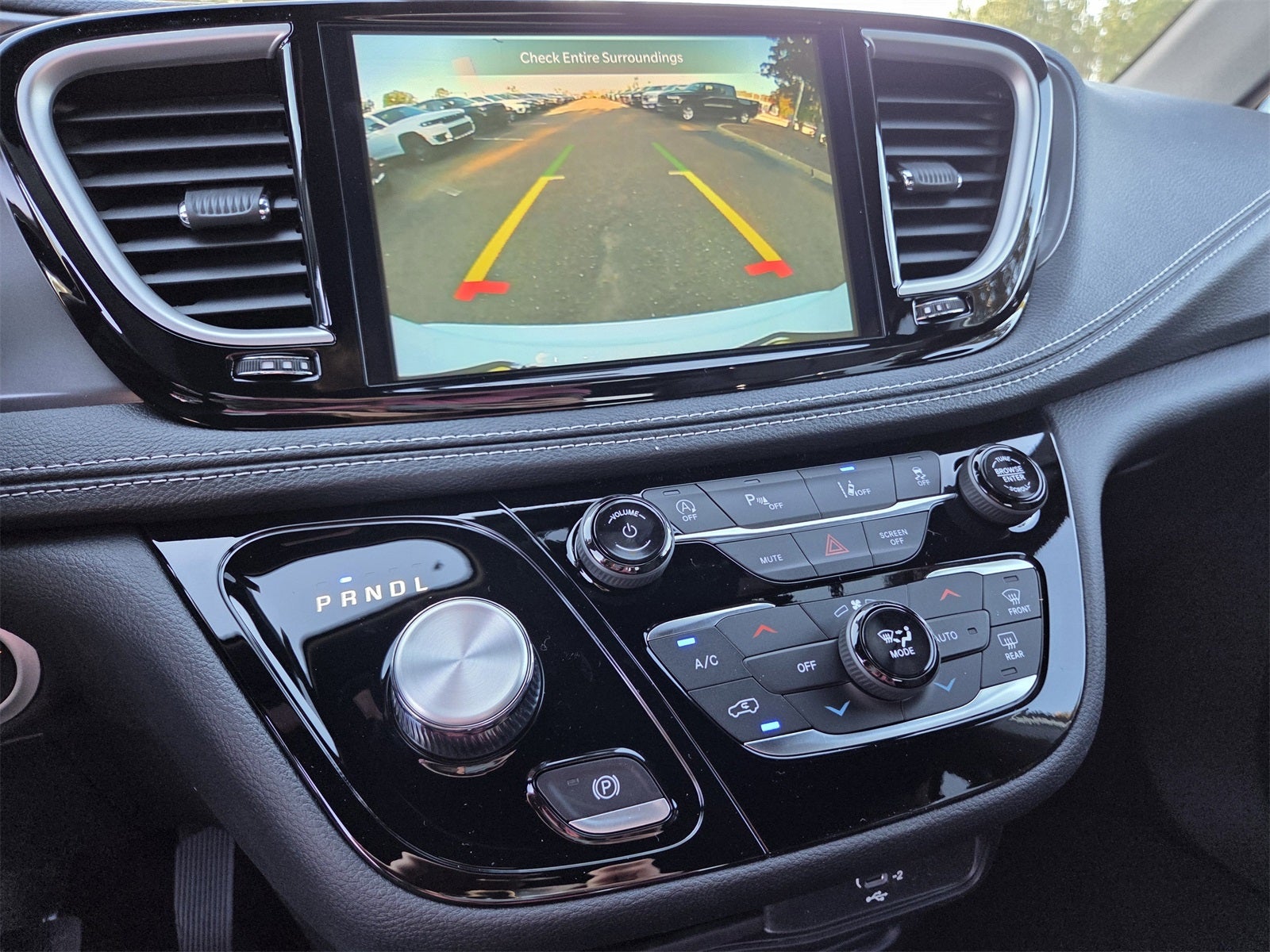 2026 Chrysler Pacifica Select