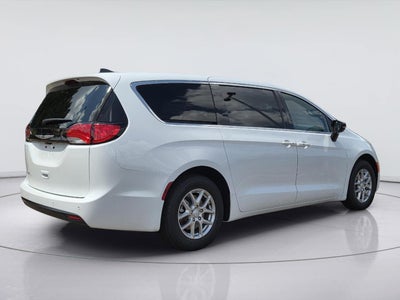 2027 Chrysler Pacifica LX