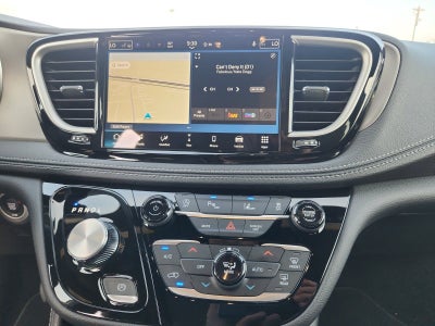 2027 Chrysler Pacifica Limited