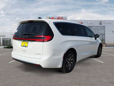 2027 Chrysler Pacifica Limited