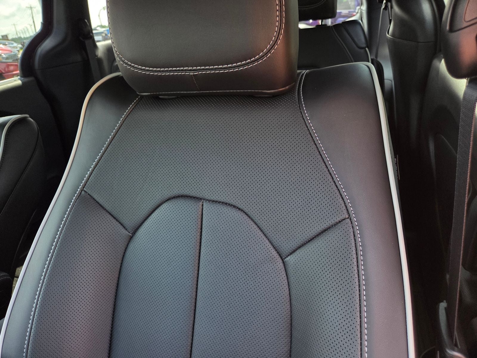2027 Chrysler Pacifica Limited