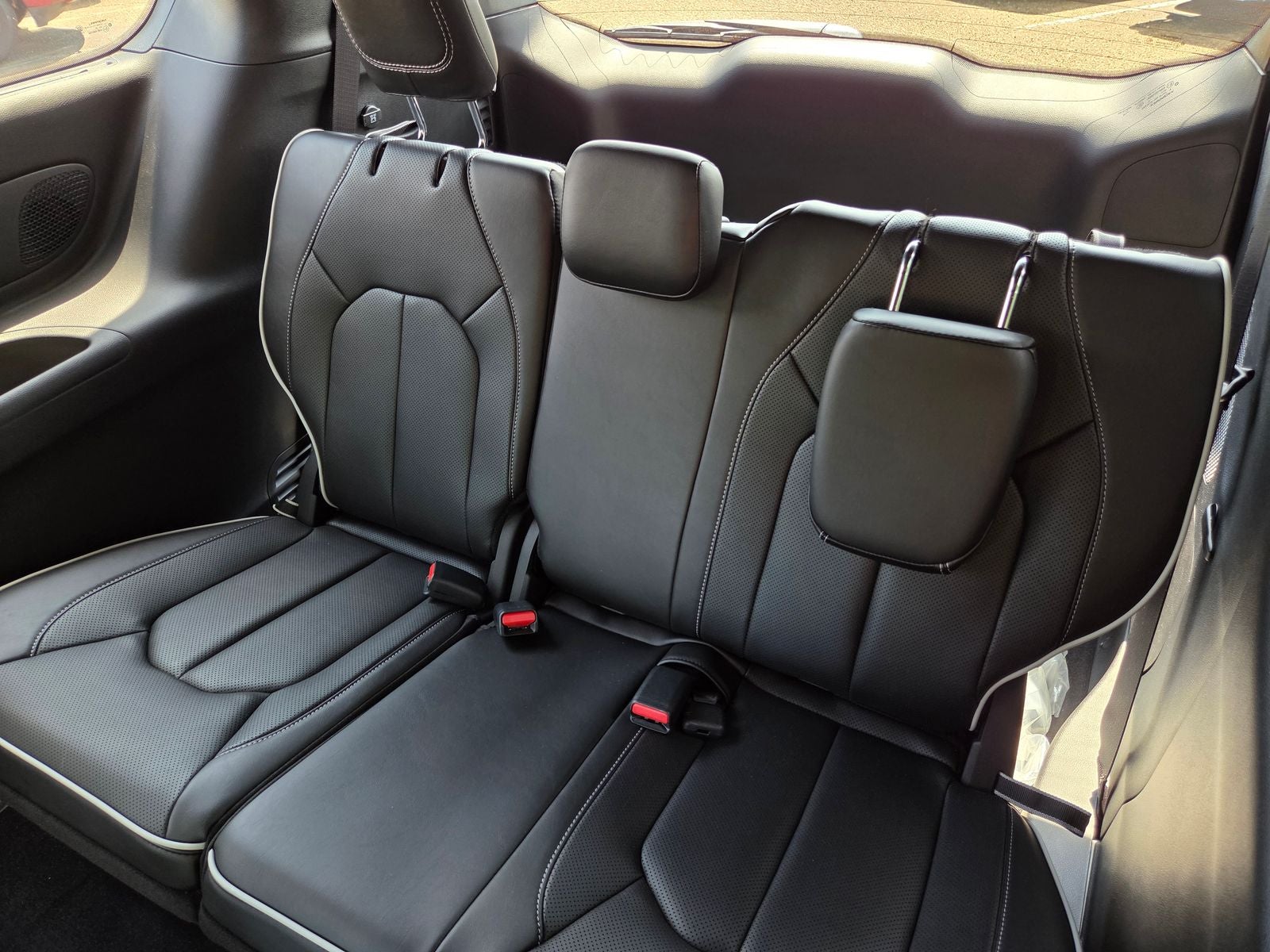 2027 Chrysler Pacifica Limited