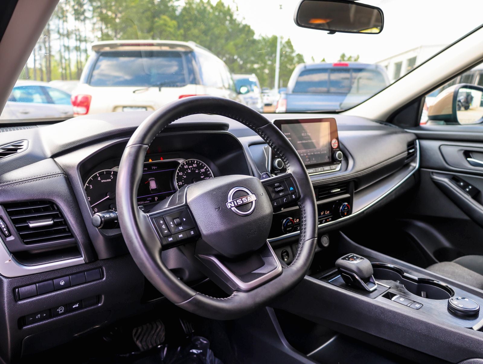 2025 Nissan Rogue SV