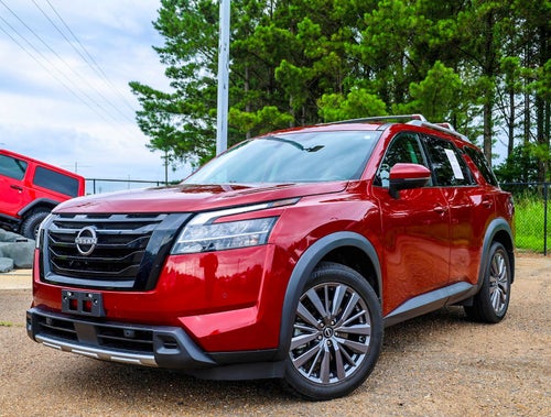 2023 Nissan Pathfinder SL Premium