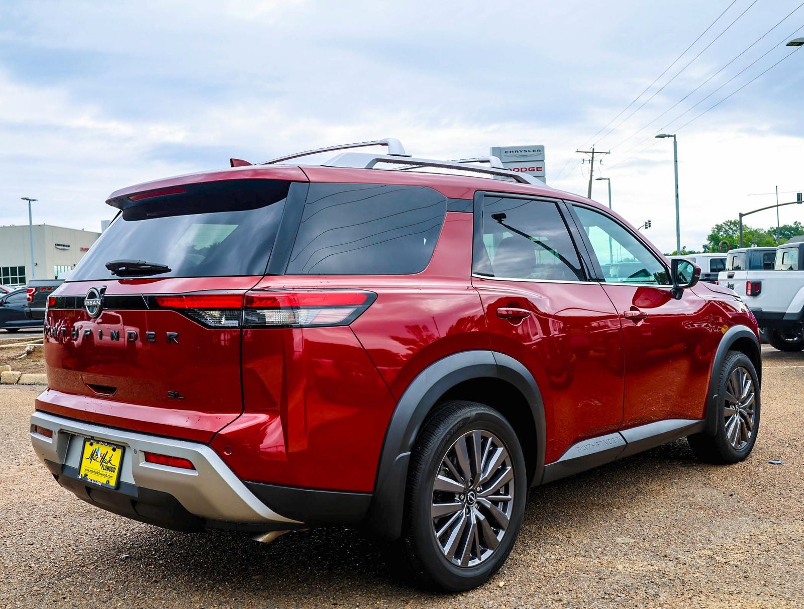 2023 Nissan Pathfinder SL Premium