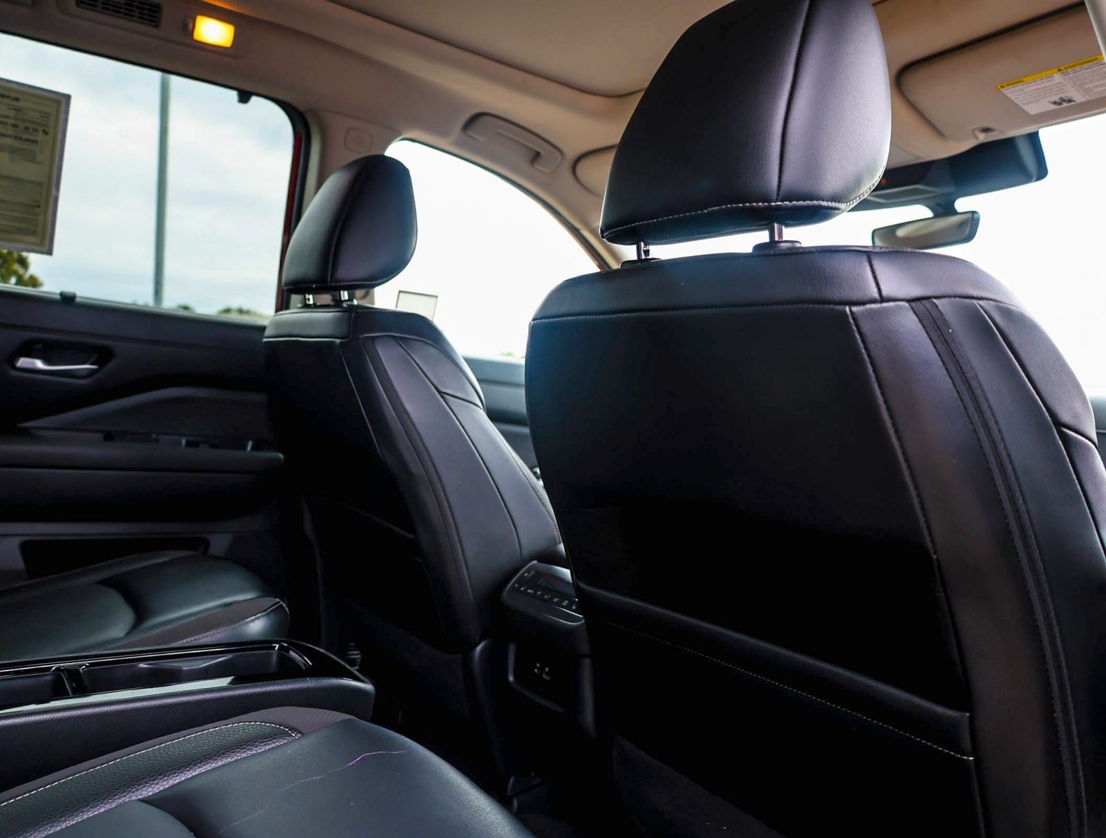 2023 Nissan Pathfinder SL Premium