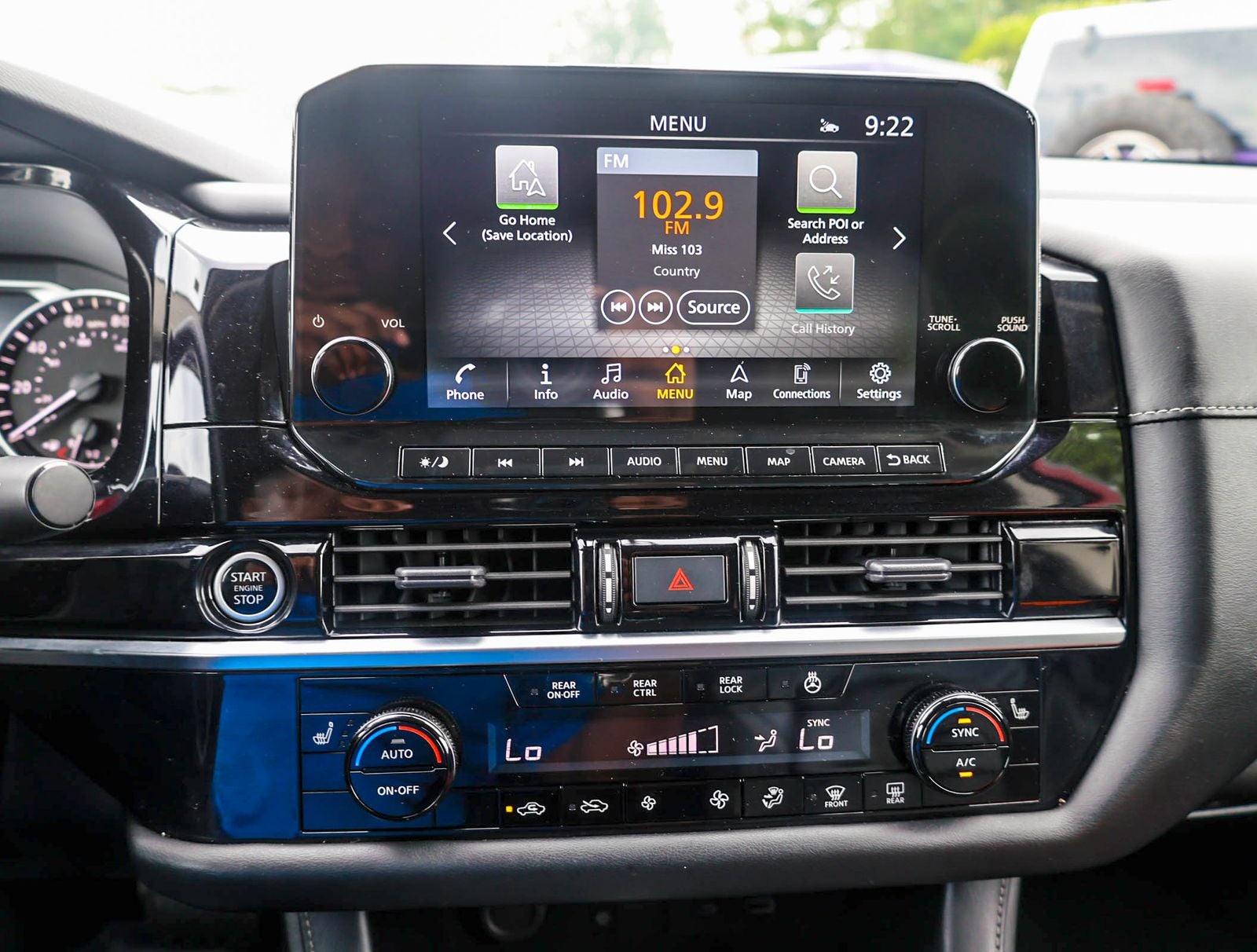 2023 Nissan Pathfinder SL Premium