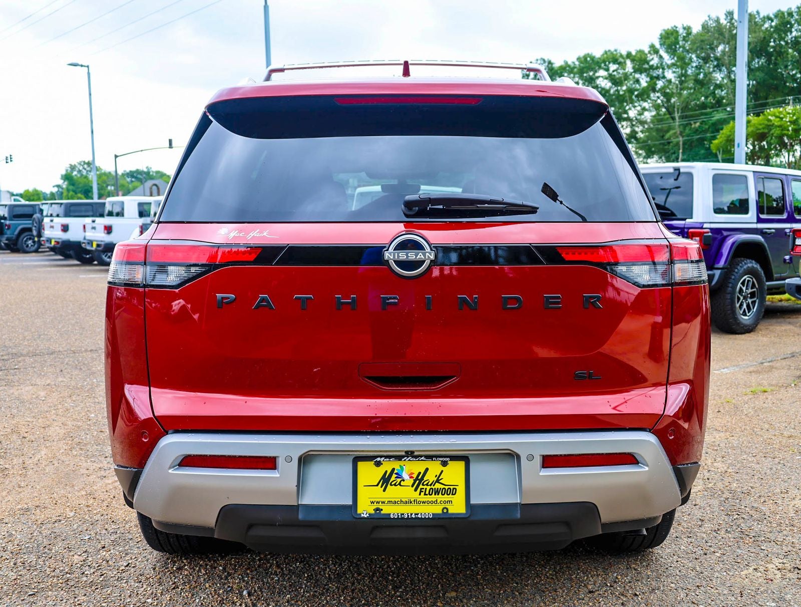 2023 Nissan Pathfinder SL Premium